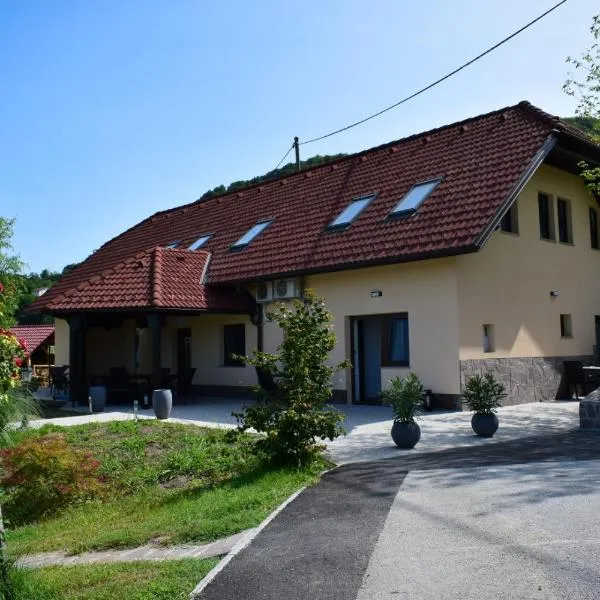 Farm Stay Zevnik，位于Krška Vas的酒店