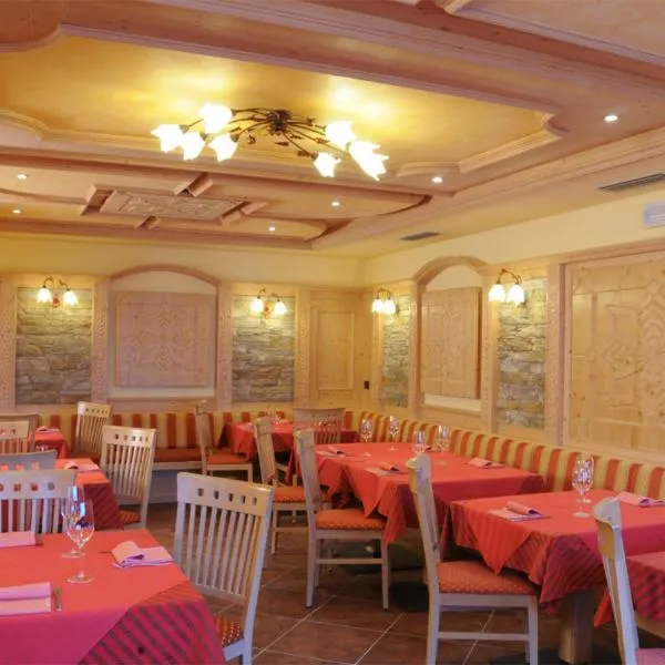 斯特拉酒店，位于帕苏德尔托纳莱的酒店