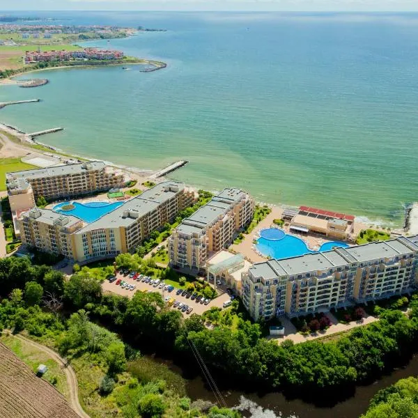 Midia Family Resort All-Inclusive，位于阿赫洛伊的酒店