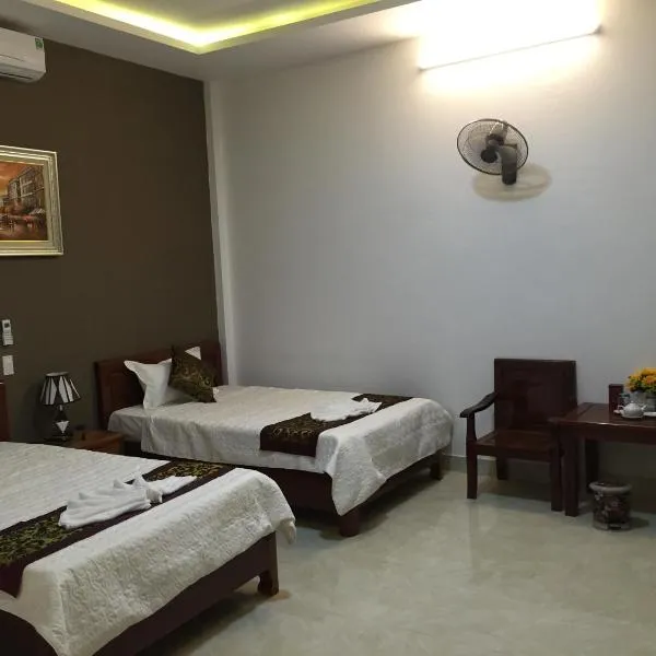 霍阿卢酒店，位于Mai Sơn的酒店