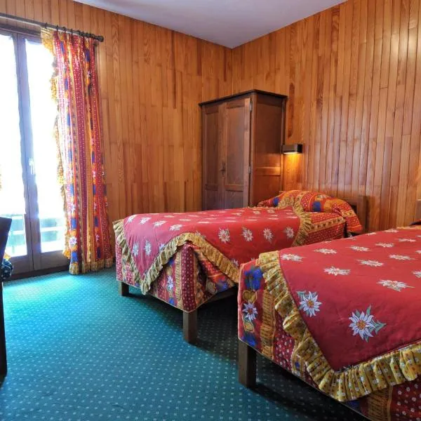 乐蒙特若拉酒店，位于Chevenoz的酒店