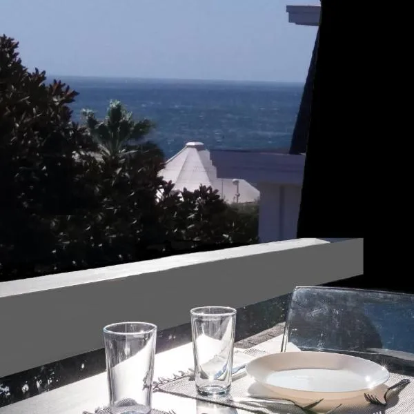 Cascais-Estoril BEACHFRONT Apartments，位于埃斯托利尔的酒店