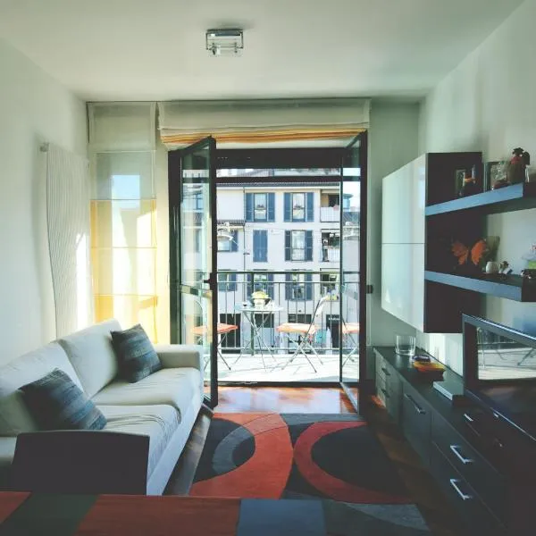 Orea Spiti - Charming Flat & Canal View Few steps from Movida，位于米兰的酒店