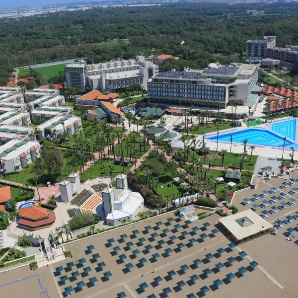 Adora Hotel & Resort，位于贝莱克的酒店