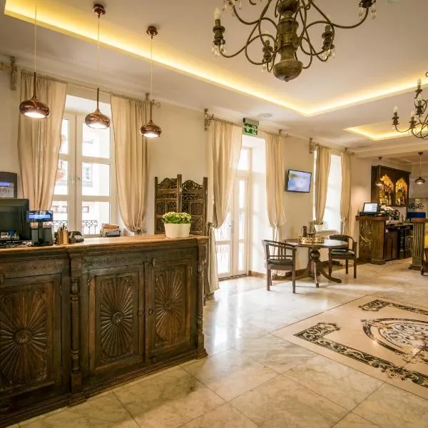 东方宫殿酒店，位于弗罗茨瓦夫地区别拉内的酒店