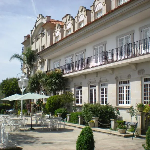 Hotel - Restaurante Casa Rosita，位于Cacabelos的酒店