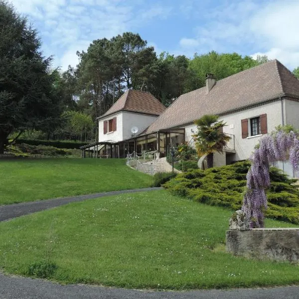 Le jardin des paons，位于Bourgnac的酒店