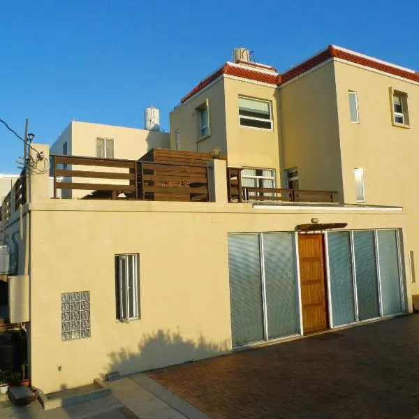 镇海湾休闲民宿，位于白沙乡的酒店