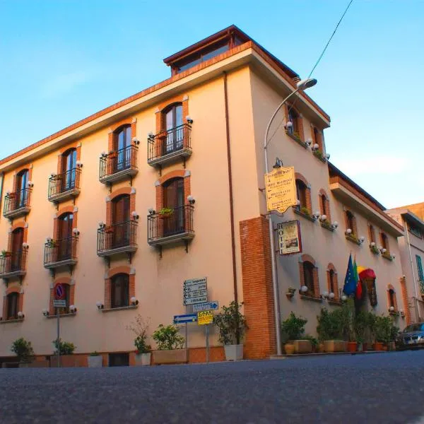 乌拜丝酒店，位于Campo Calabro的酒店