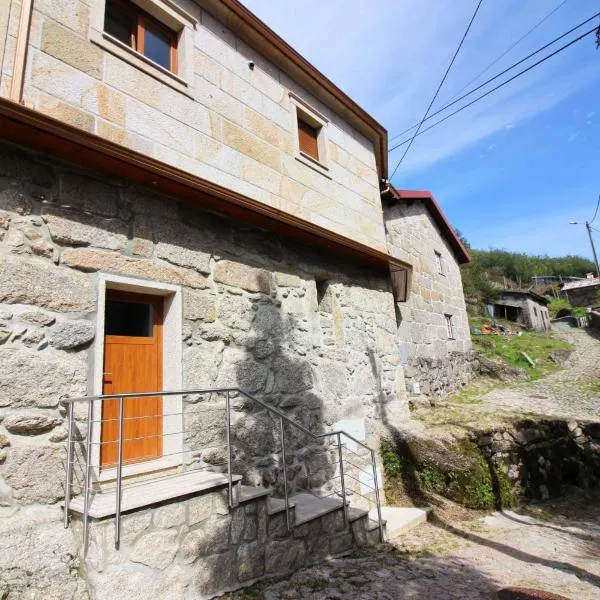 Casa Joao Vilar by Gerês Casas，位于坎普-杜热雷什的酒店