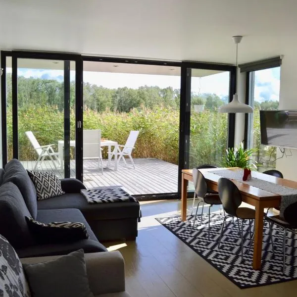 Härmati puhkemaja- Riverside Holiday Home，位于Nasva的酒店