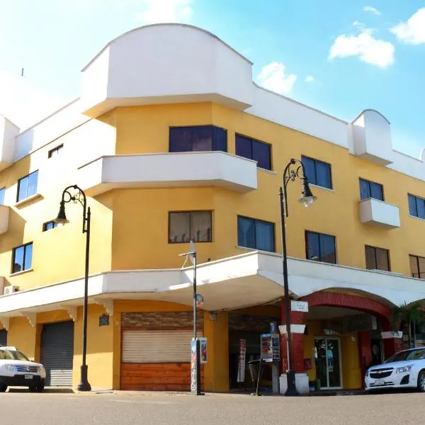 Hotel Madero，位于比亚埃尔莫萨的酒店