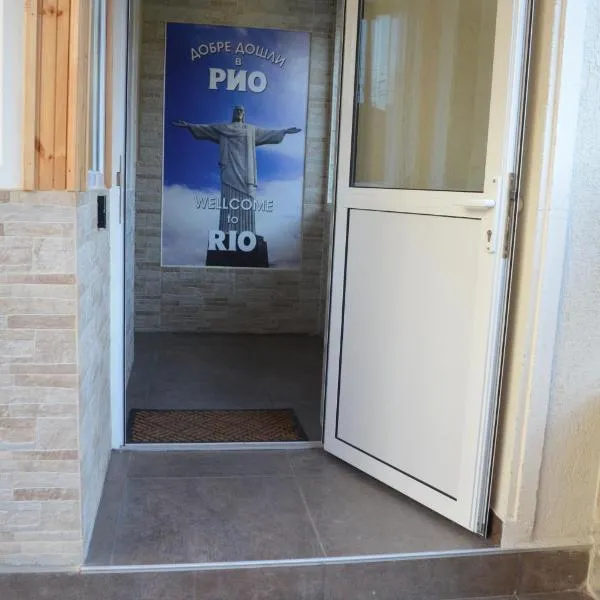 Rio rooms (стаи за гости)，位于舒门的酒店