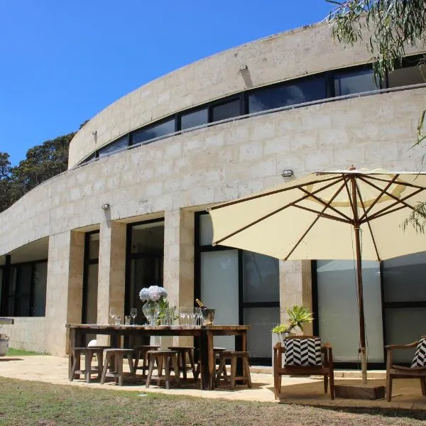 The Summer House Margaret River，位于玛格丽特河的酒店