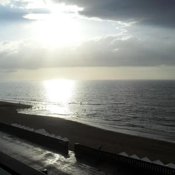 Cabourg Face A La Mer，位于卡布尔的酒店