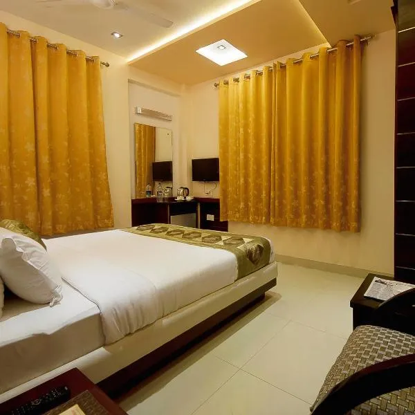 中央住宅酒店，位于Rāmnagar的酒店