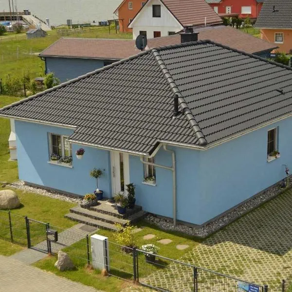 FH Das blaue Haus am Peenestrom，位于佩讷明德的酒店