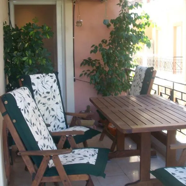 Quiet spacious apartment in Nafplio，位于纳夫普利翁的酒店