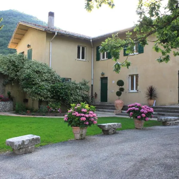 bed and breakfast "il Picchio Verde"，位于Rocca Ranieri的酒店