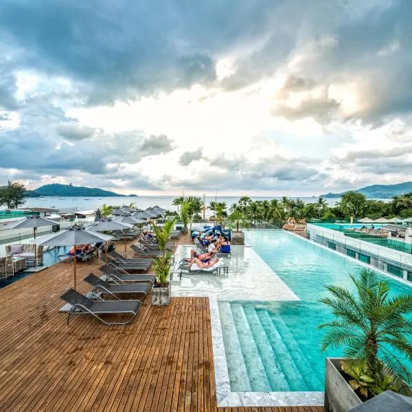 Hotel Clover Patong Phuket - SHA Plus，位于芭东海滩的酒店