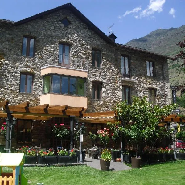 Hostal Vall D'Aneu by Arcas & Sambola，位于Isil的酒店