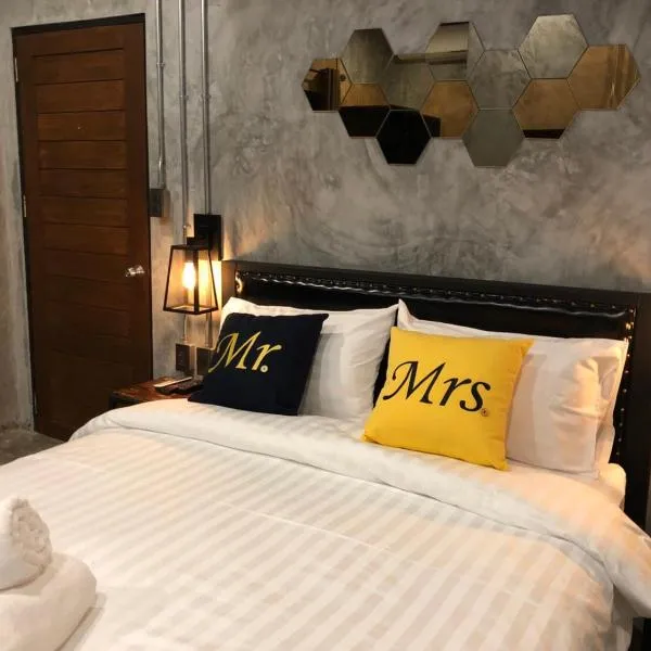 黑杰克酒吧旅舍，位于查汶的酒店