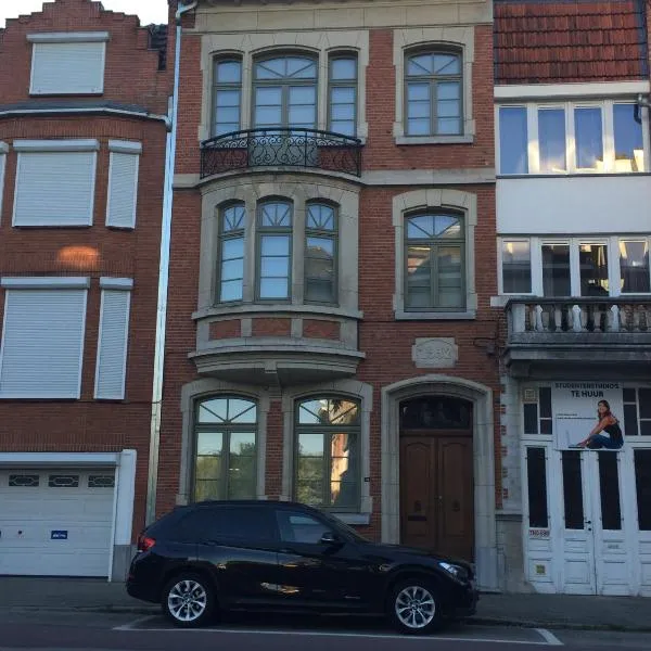 Hasselt City Garden Duplex，位于圣特雷登的酒店