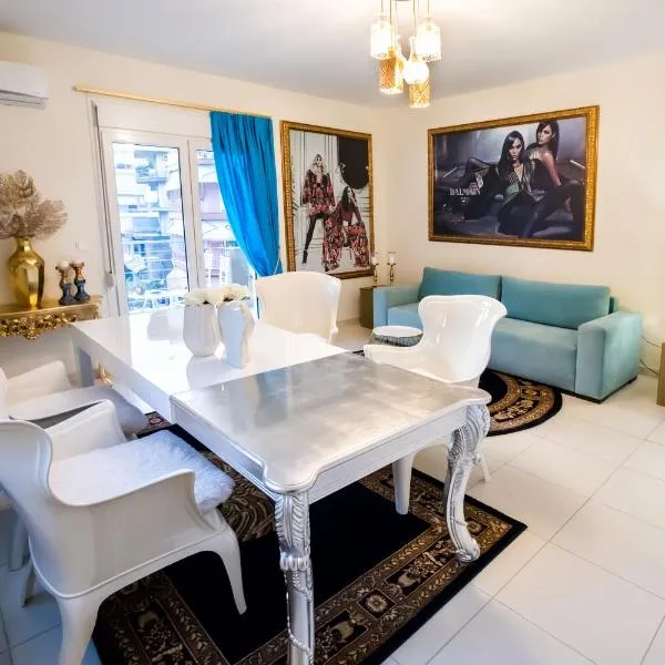 DELUXE APARTMENTS - free parking，位于兹拉马的酒店