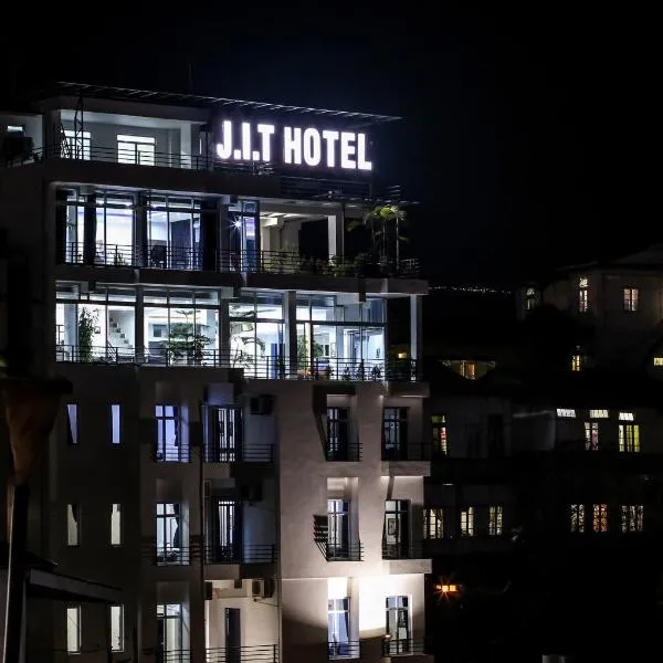 J. I. T HOTEL，位于Chaltlāng的酒店