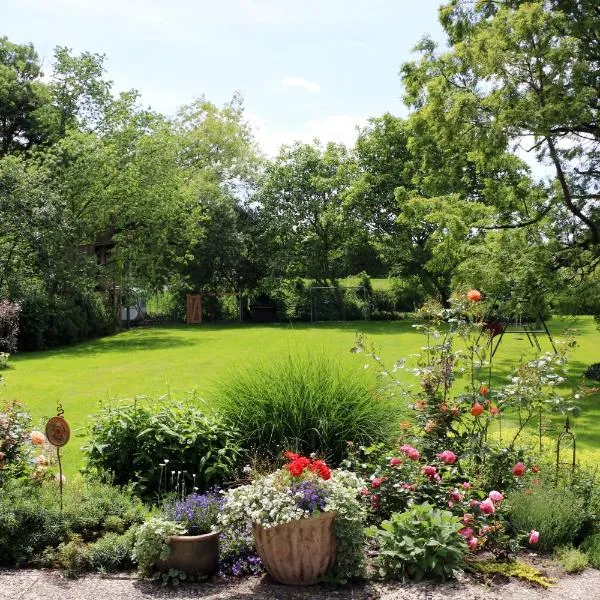 霍夫奥斯特霍尔茨公寓，位于Loit的酒店