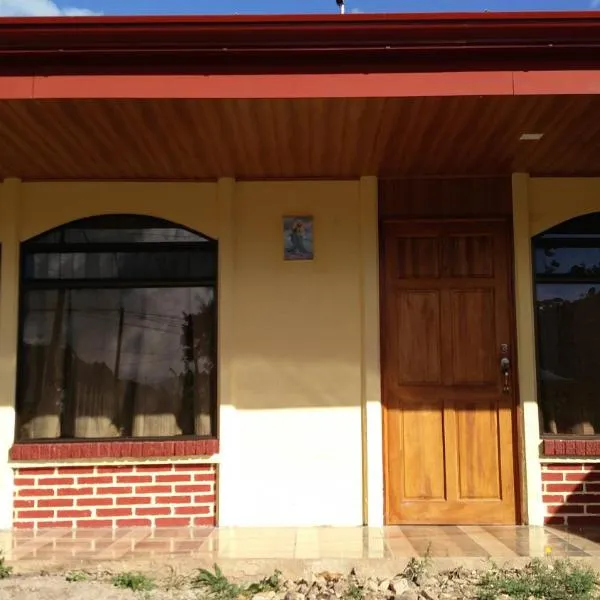 Casa en zona tranquila y rural，位于Higueronal的酒店