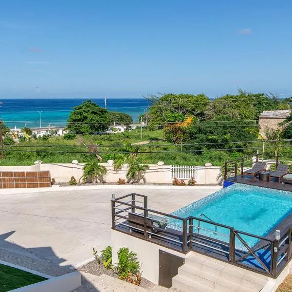 Luxury 2BR Home facing Beach w/Pool Montego Bay #5，位于法尔茅斯的酒店