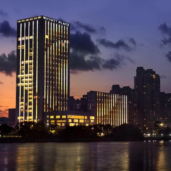 珠海金石凯悦嘉轩酒店，位于Hongwan的酒店