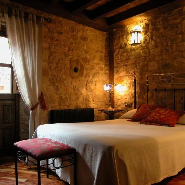 伊尔米拉多阿尔曼索尔酒店，位于Fuentepinilla的酒店