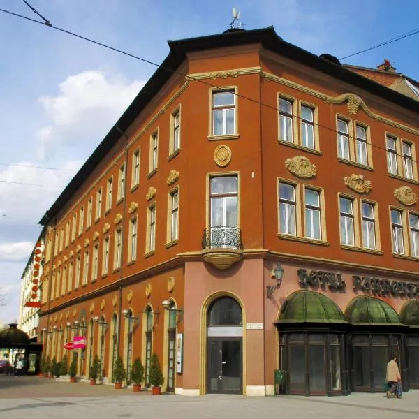 潘诺尼亚酒店，位于Borsodgeszt的酒店