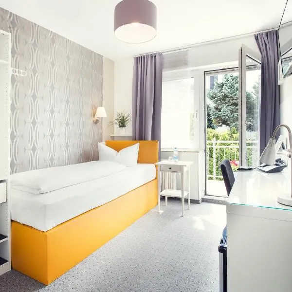 Hotel Löwenguth - Das freundliche gemütliche Budget Hotel，位于蒙塔鲍尔的酒店