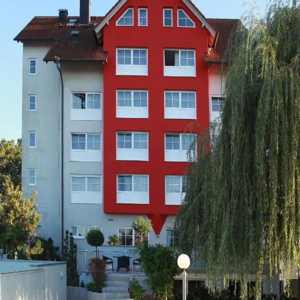 Kirchers Parkhotel Kaiserstuhl Garni，位于恩丁根的酒店