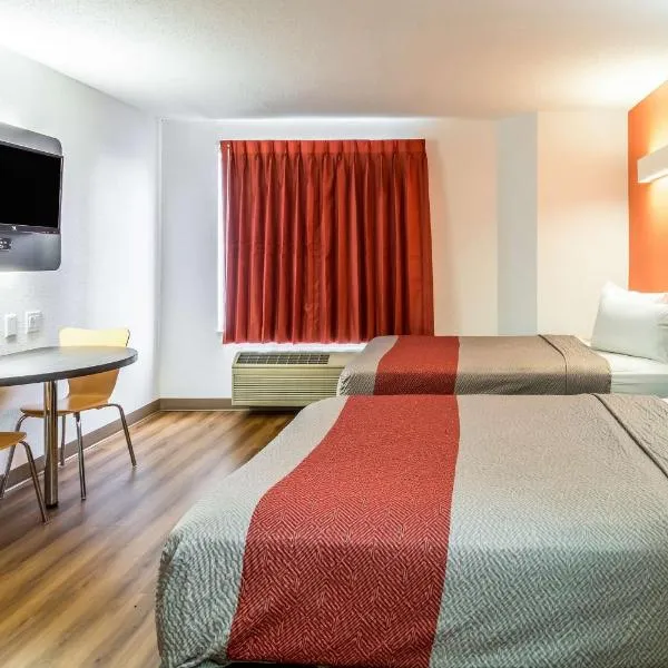 6哈维汽车旅馆，位于哈维的酒店