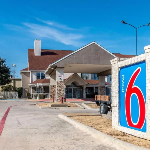 Motel 6-North Richland Hills, TX - NE Fort Worth，位于北里奇兰希尔斯的酒店