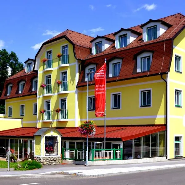 Hotel-Restaurant Kirchenwirt Aigen，位于恩斯河谷艾根的酒店