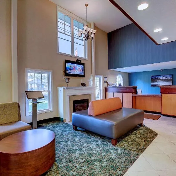 Best Western Plus, The Inn at Hampton，位于汉普顿的酒店