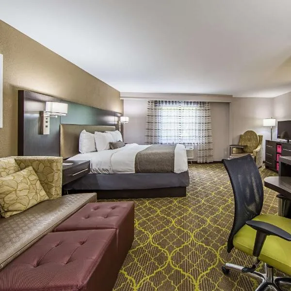 Best Western Plus Clemson Hotel & Conference Center，位于Walhalla的酒店
