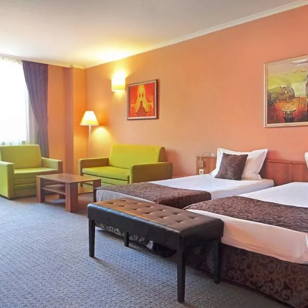 里尔酒店，位于Brestnik的酒店