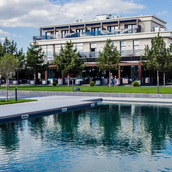 Riviera Zoloche Resort & Spa，位于Romankiv的酒店