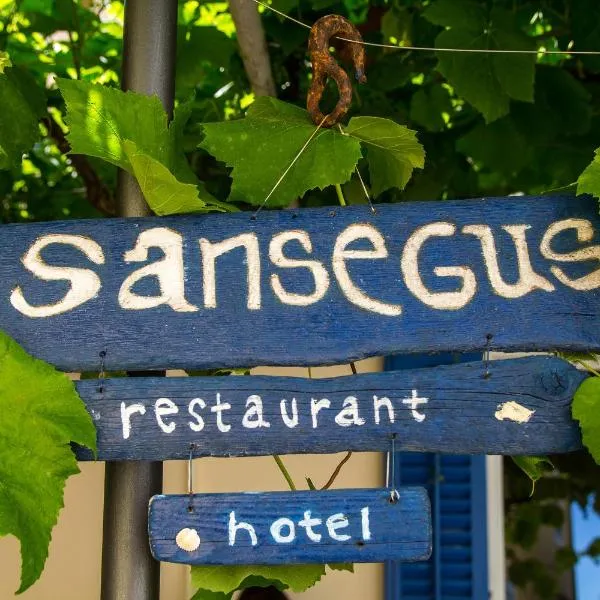 Hotel Sansegus，位于乌尼耶岛的酒店