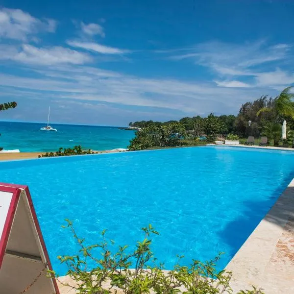 Luxury Oceanview Condo 2 BR/2.5 BA，位于苏莎亚的酒店