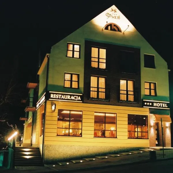 Hotel Piast，位于Lubiechów Dolny的酒店