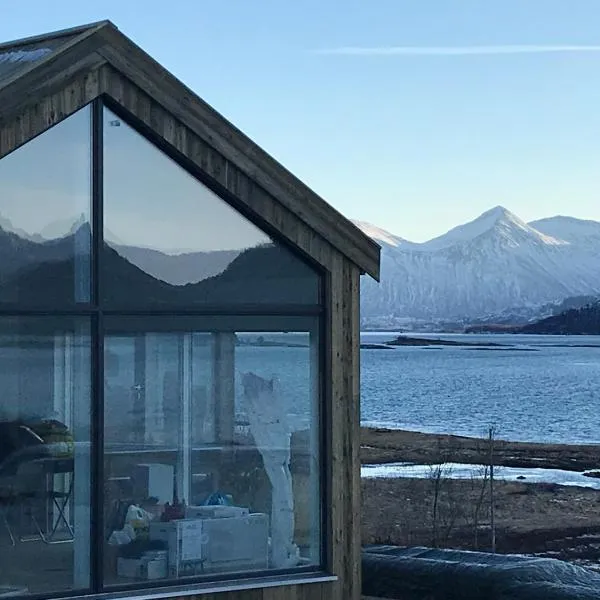 Steigen Lodge Sjøhytter，位于Skutvika的酒店