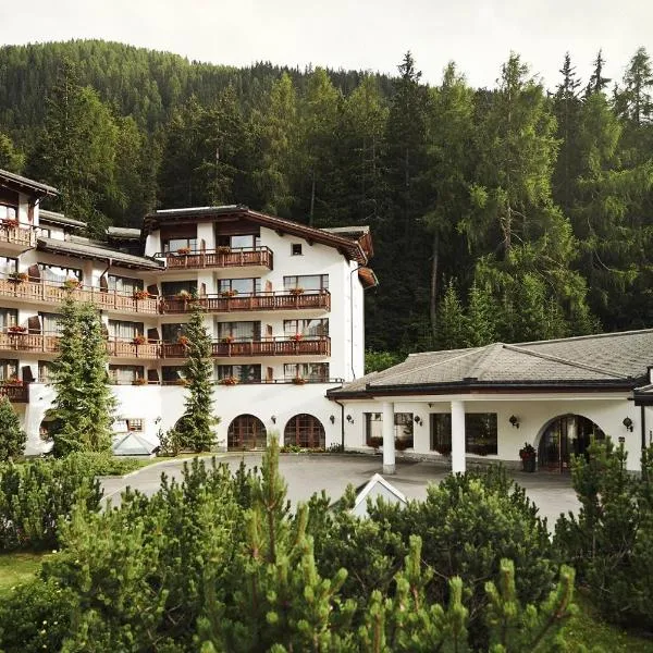 Hotel Waldhuus，位于Sertig Döfli Davos的酒店