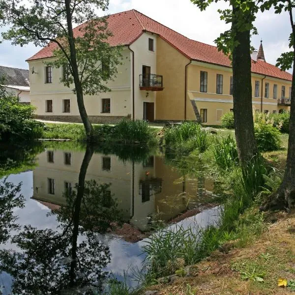 Zámek Jindřichovice，位于Sedlecko的酒店